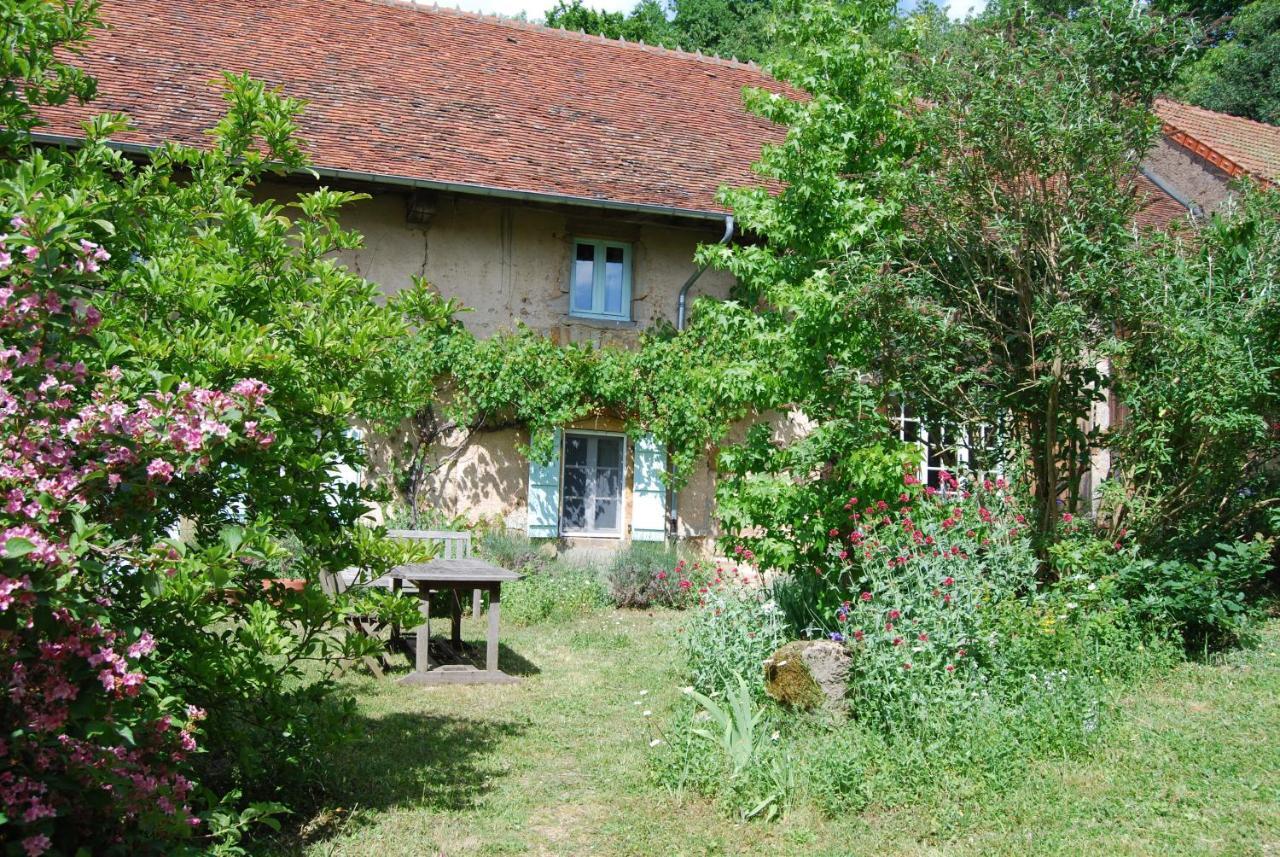 La Tour Bed and Breakfast Marcilly-la-Gueurce Eksteriør billede